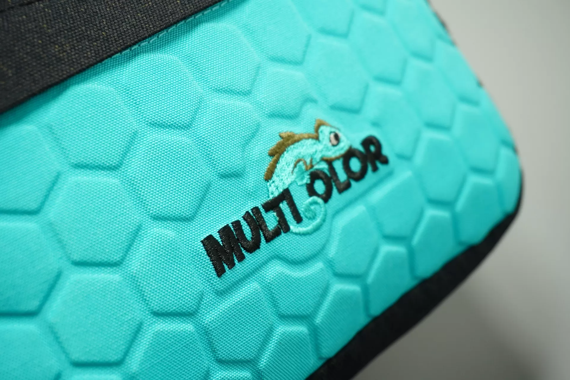 ĐỘI NGŨ VÀ CÔNG NGHỆ CỦA MULTICOLOR