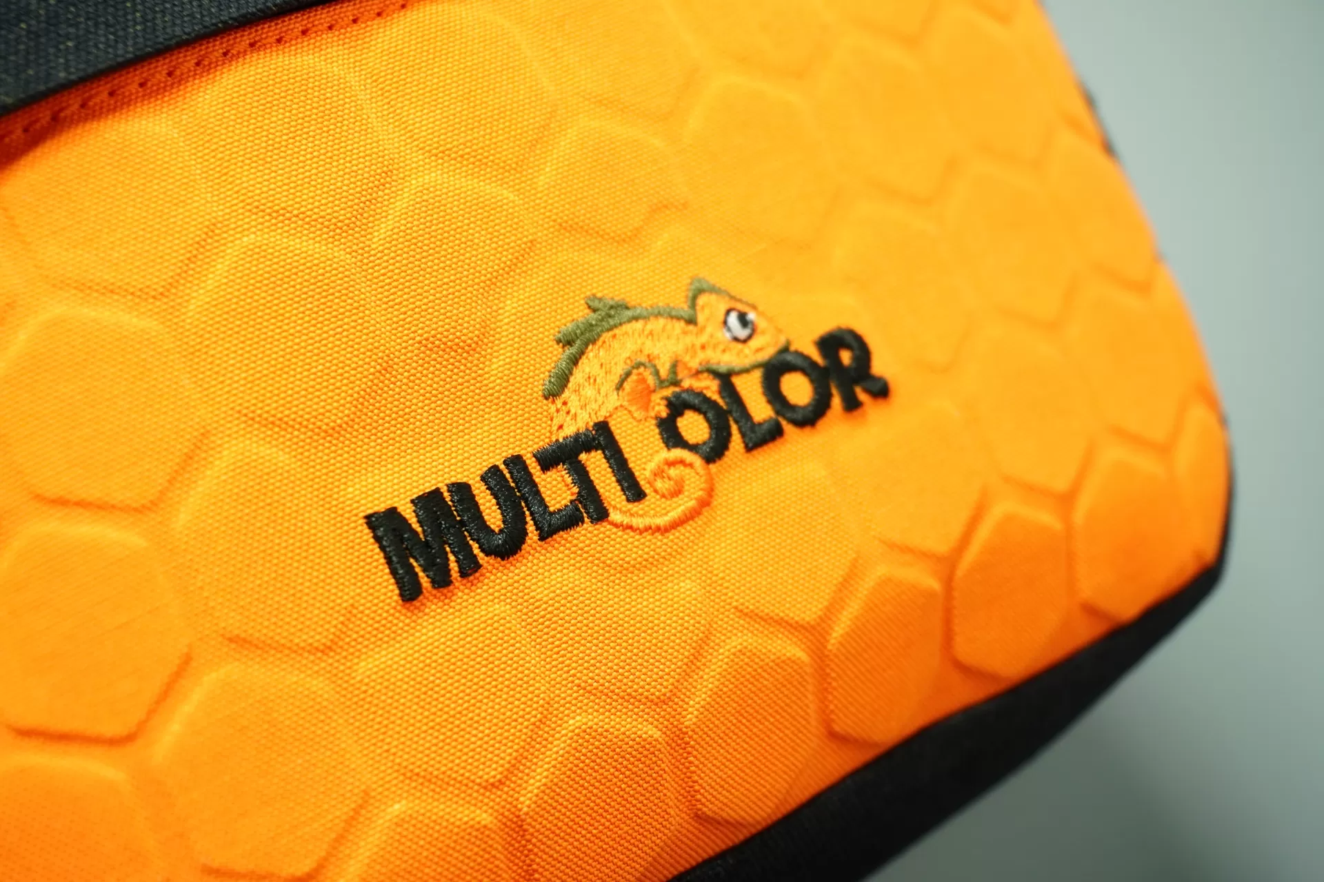 ĐỘI NGŨ VÀ CÔNG NGHỆ CỦA MULTICOLOR